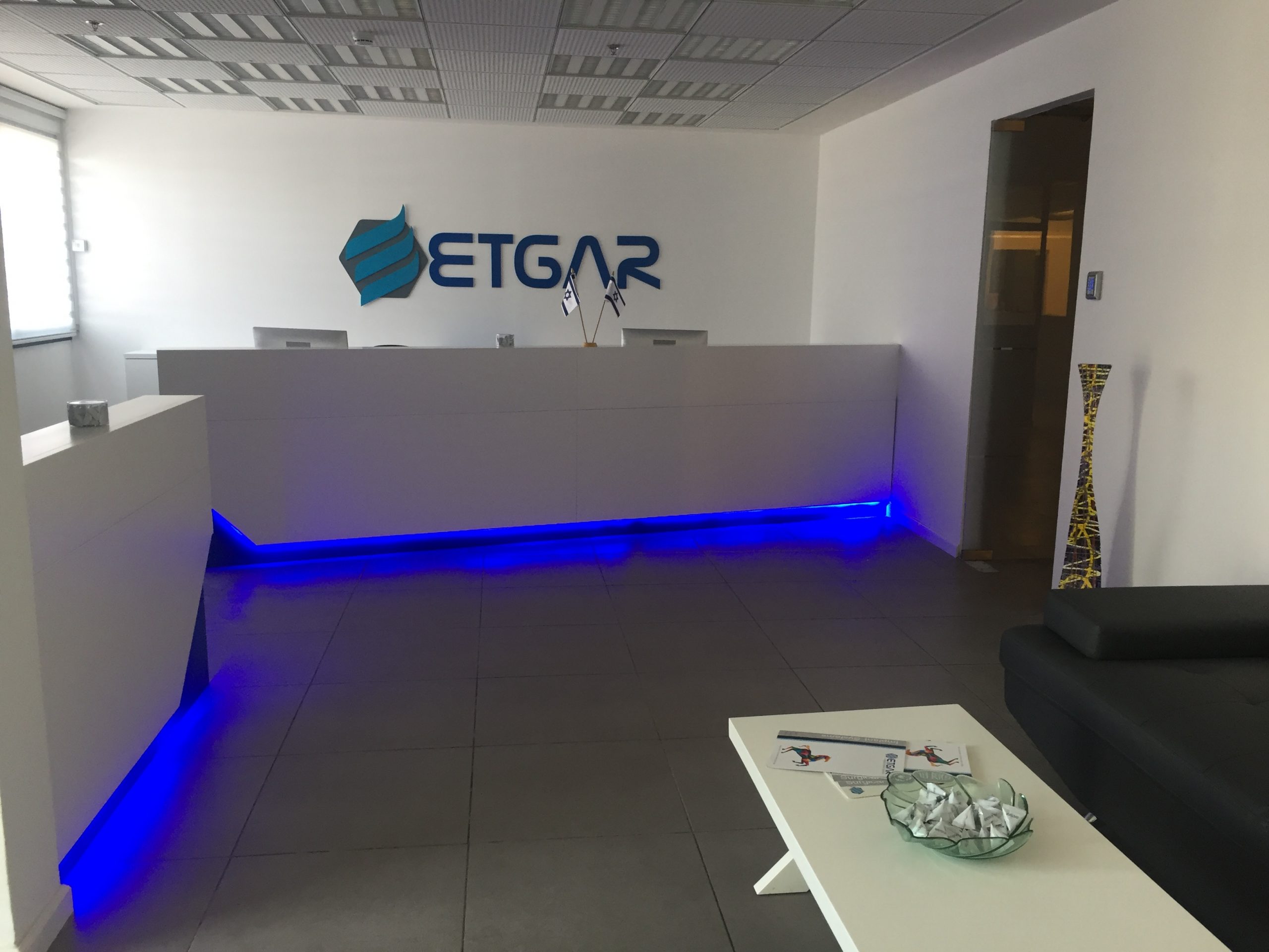 etgar-implants_03-scaled-1.jpg